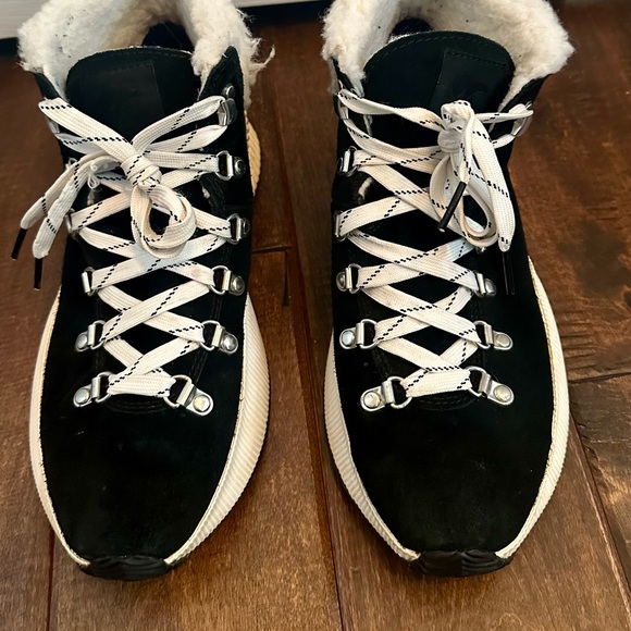 Sorel Out N' About III Conquest Waterproof Suede Fleece Lining Boot (Women) 9 - Picture 8 of 8